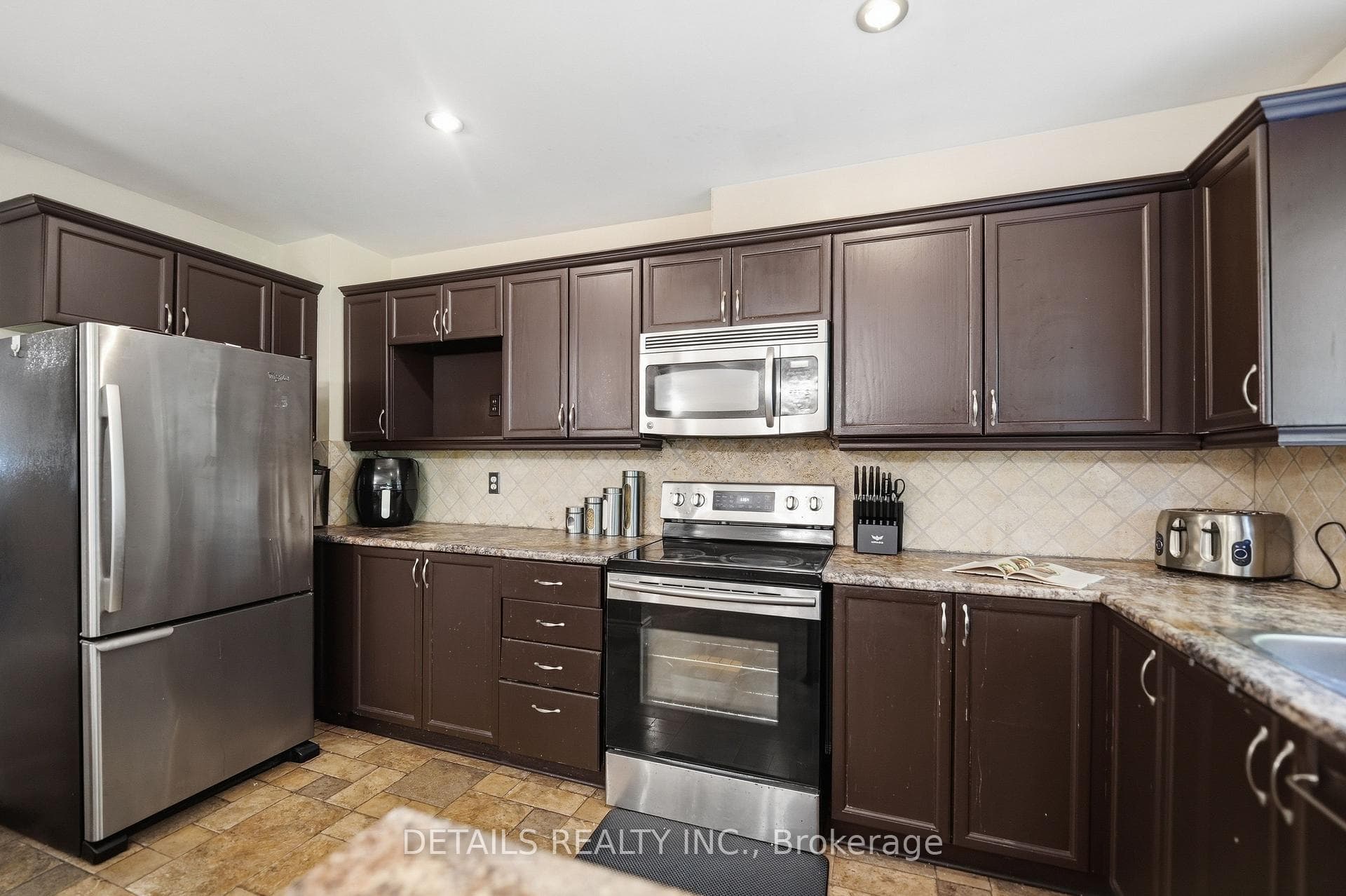 24 Southport Drive photo 18