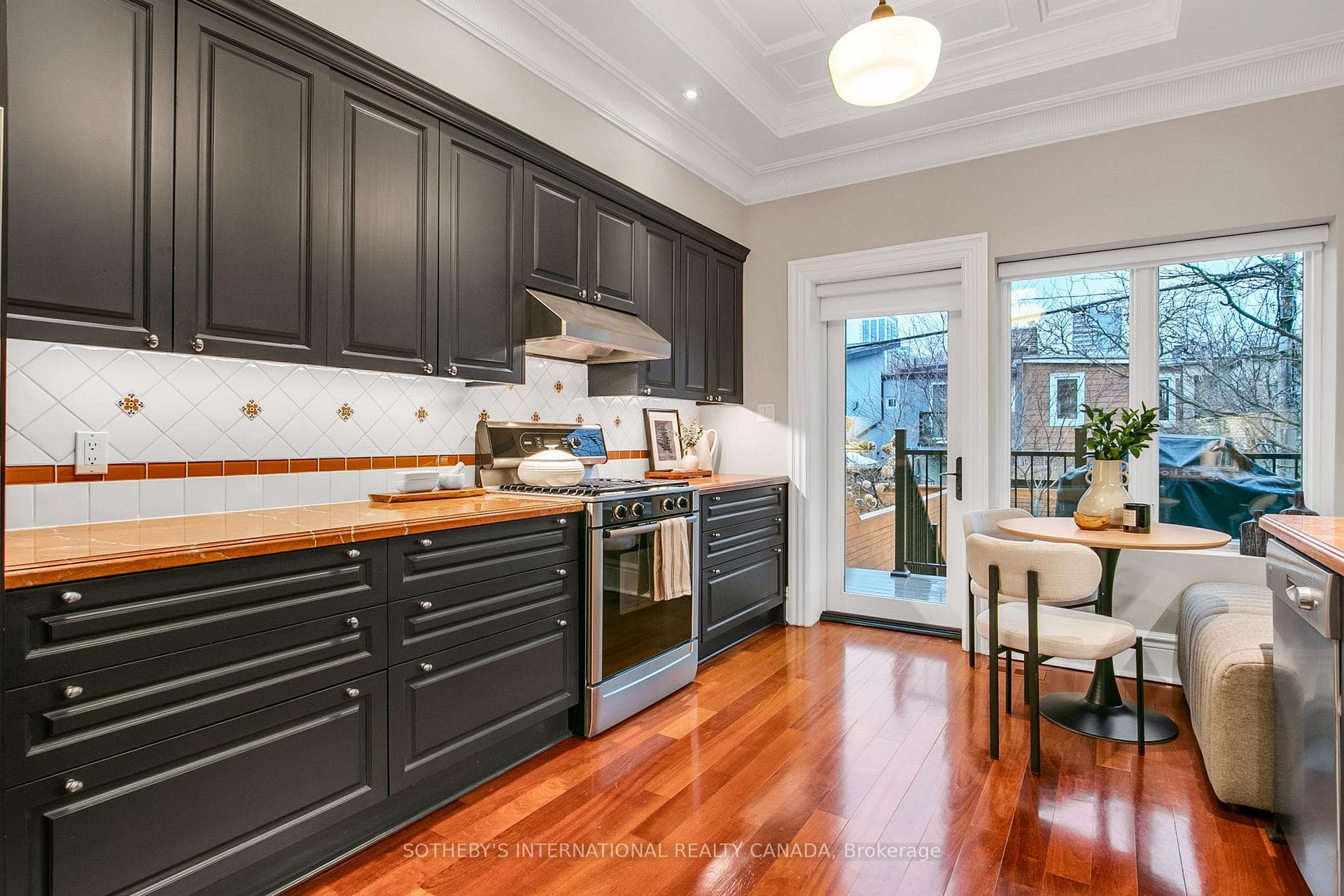 389 Carlton Street photo 19