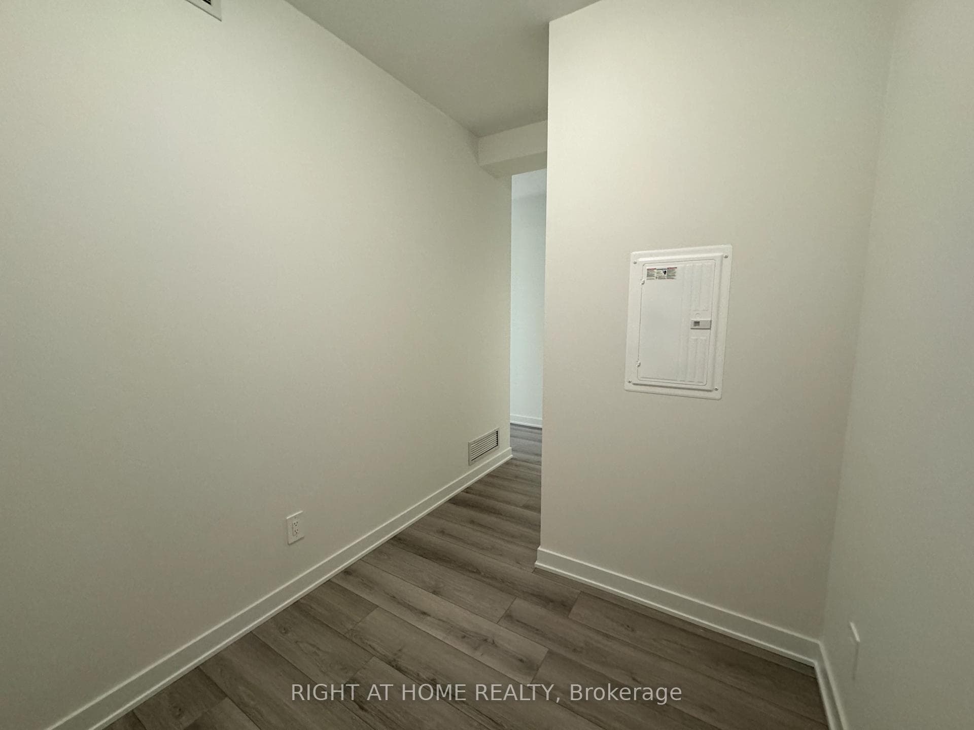 1440 Clarriage Court Unit 516 photo 15