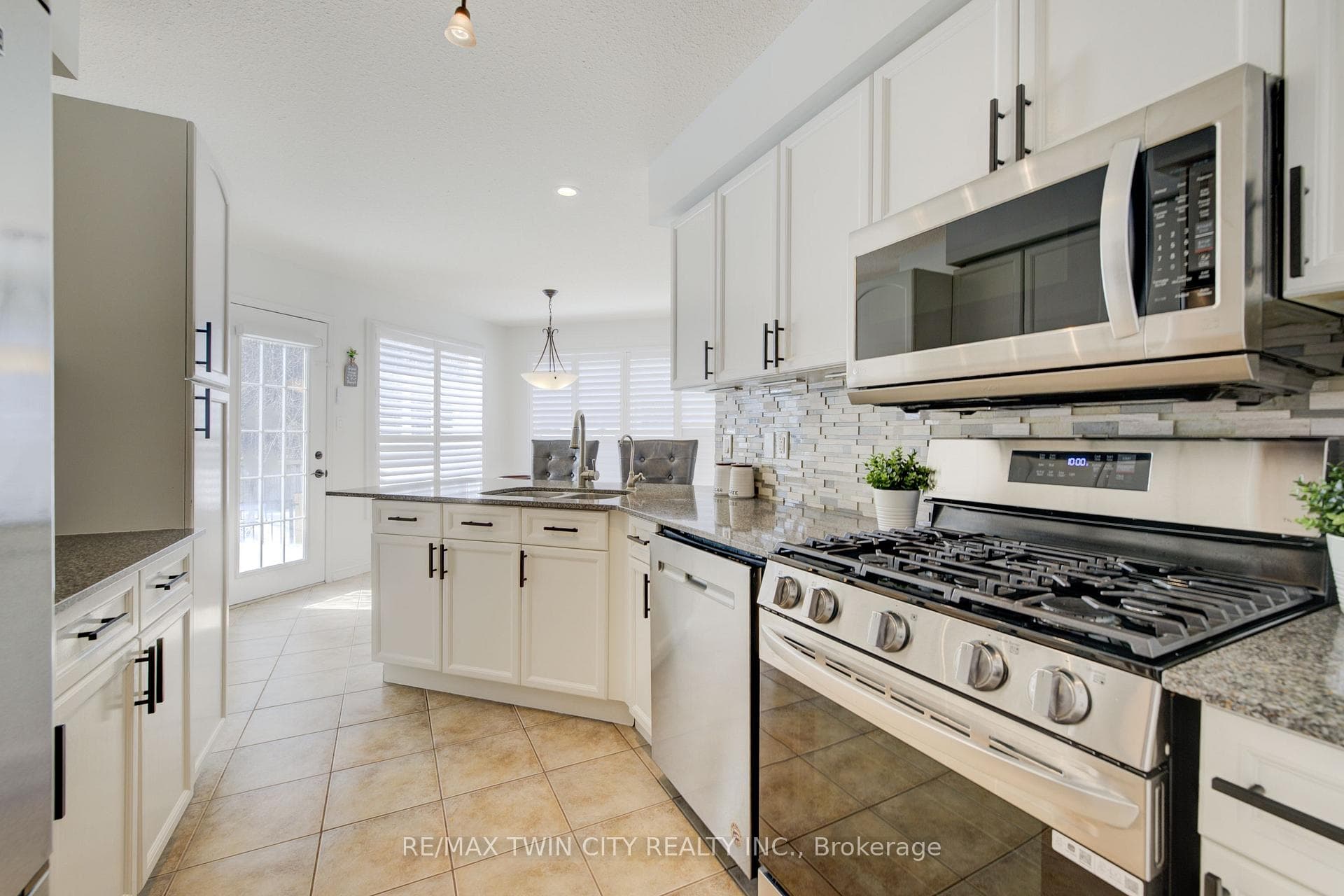92 Rush Meadow Street photo 10