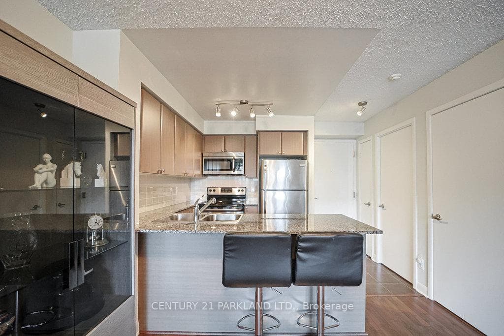525 Wilson Avenue Unit 930 photo 13