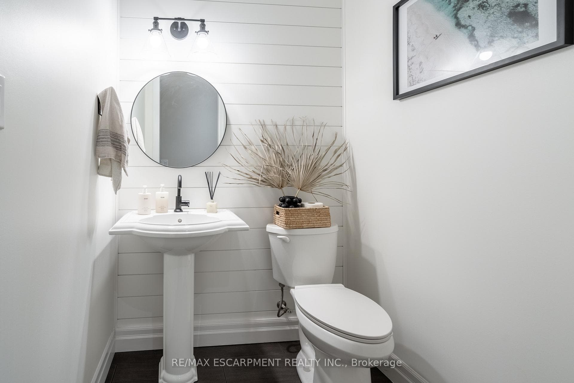 149 EAGLECREST Street photo 5