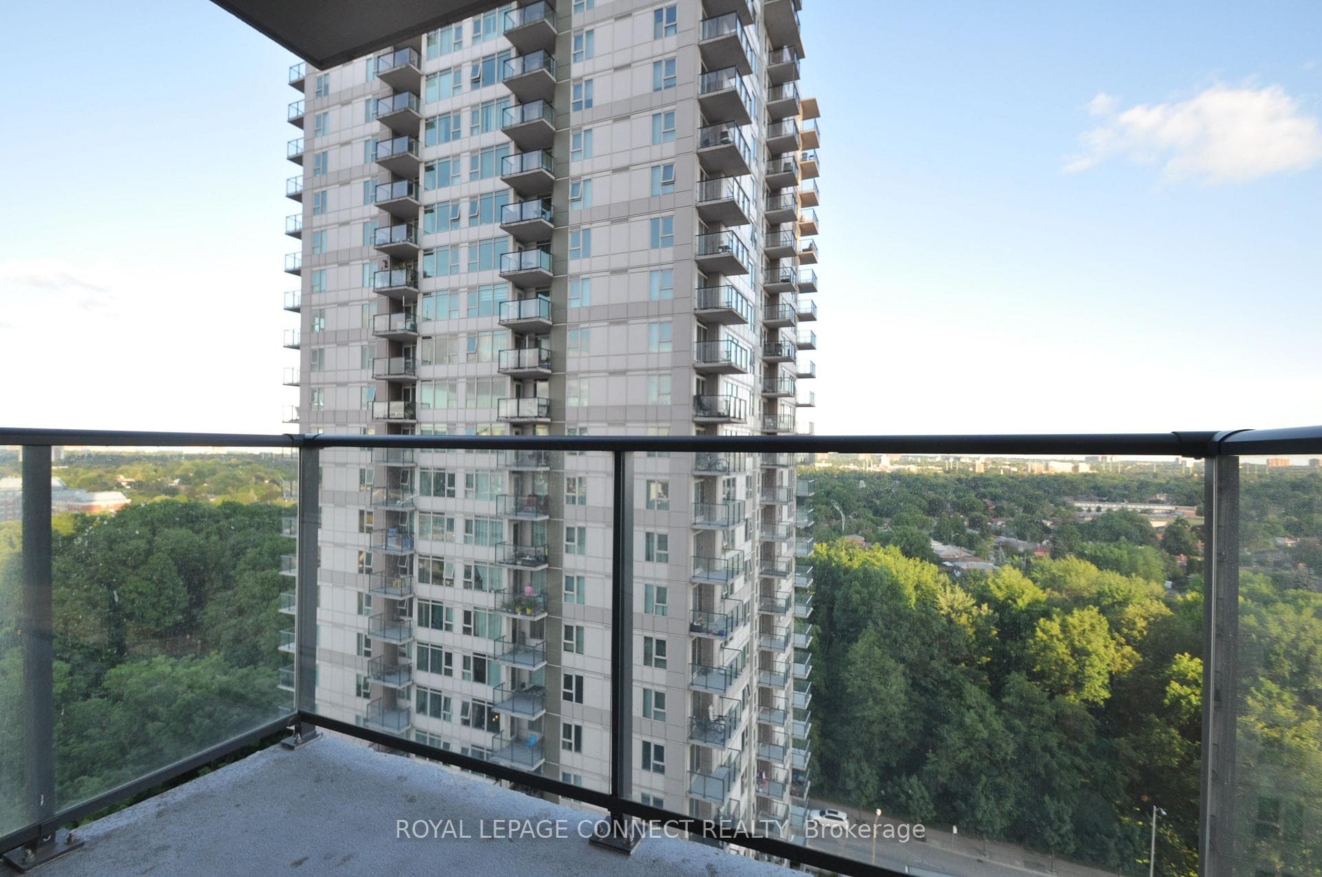 25 Town Centre Court Unit 2107 photo 16