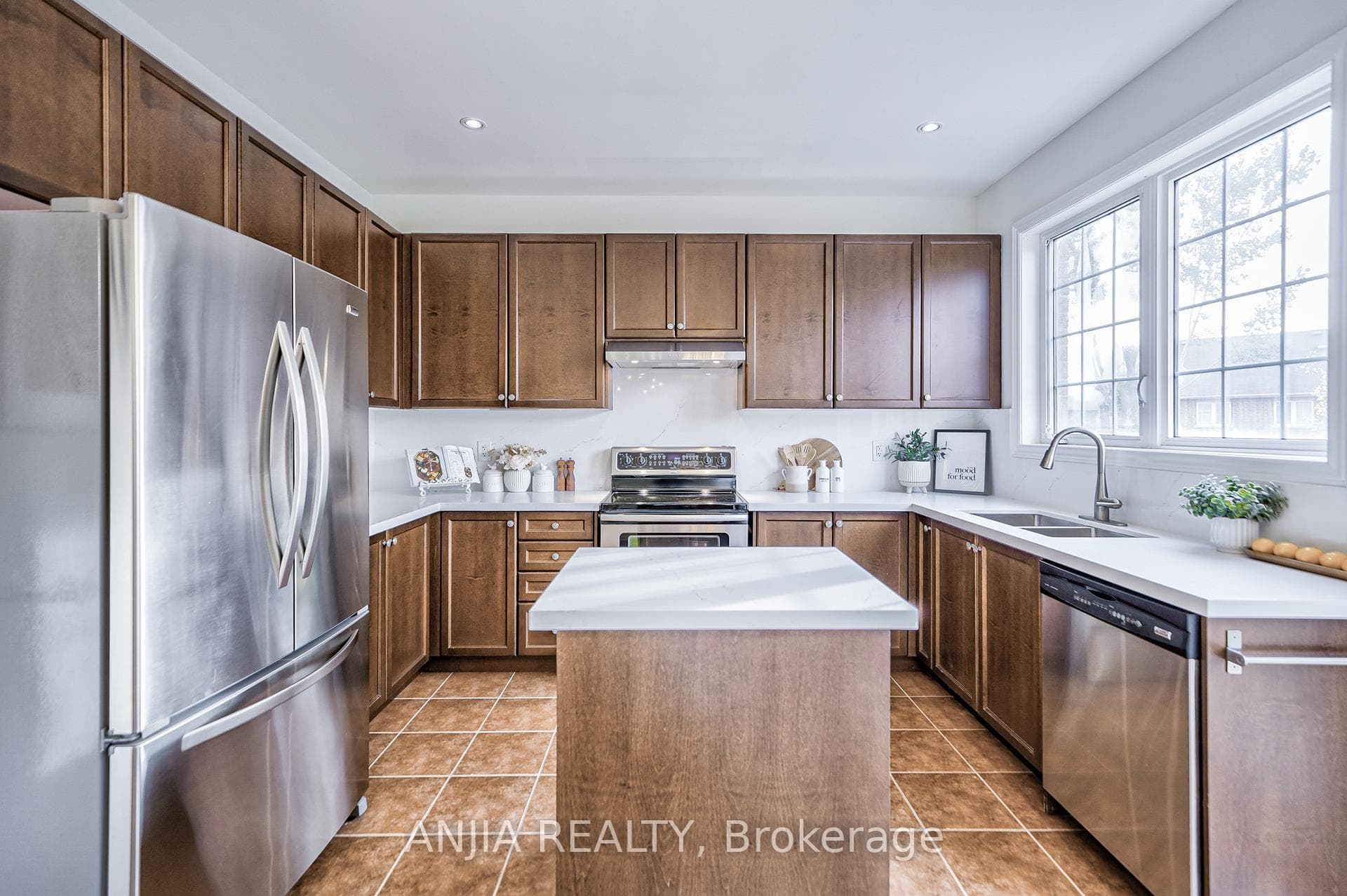 342 Williamson Road photo 19