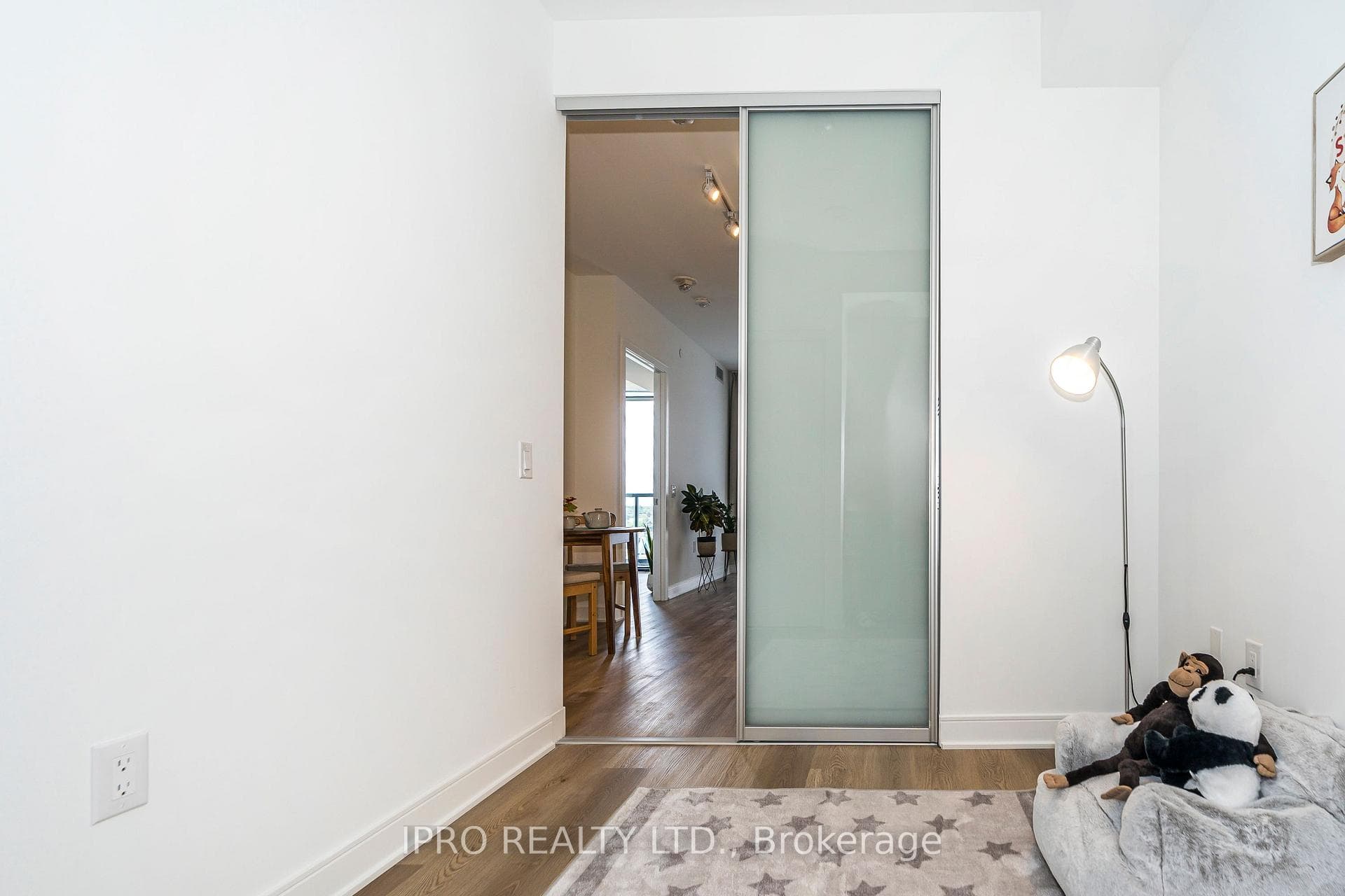 86 Dundas Street Unit 425 photo 14