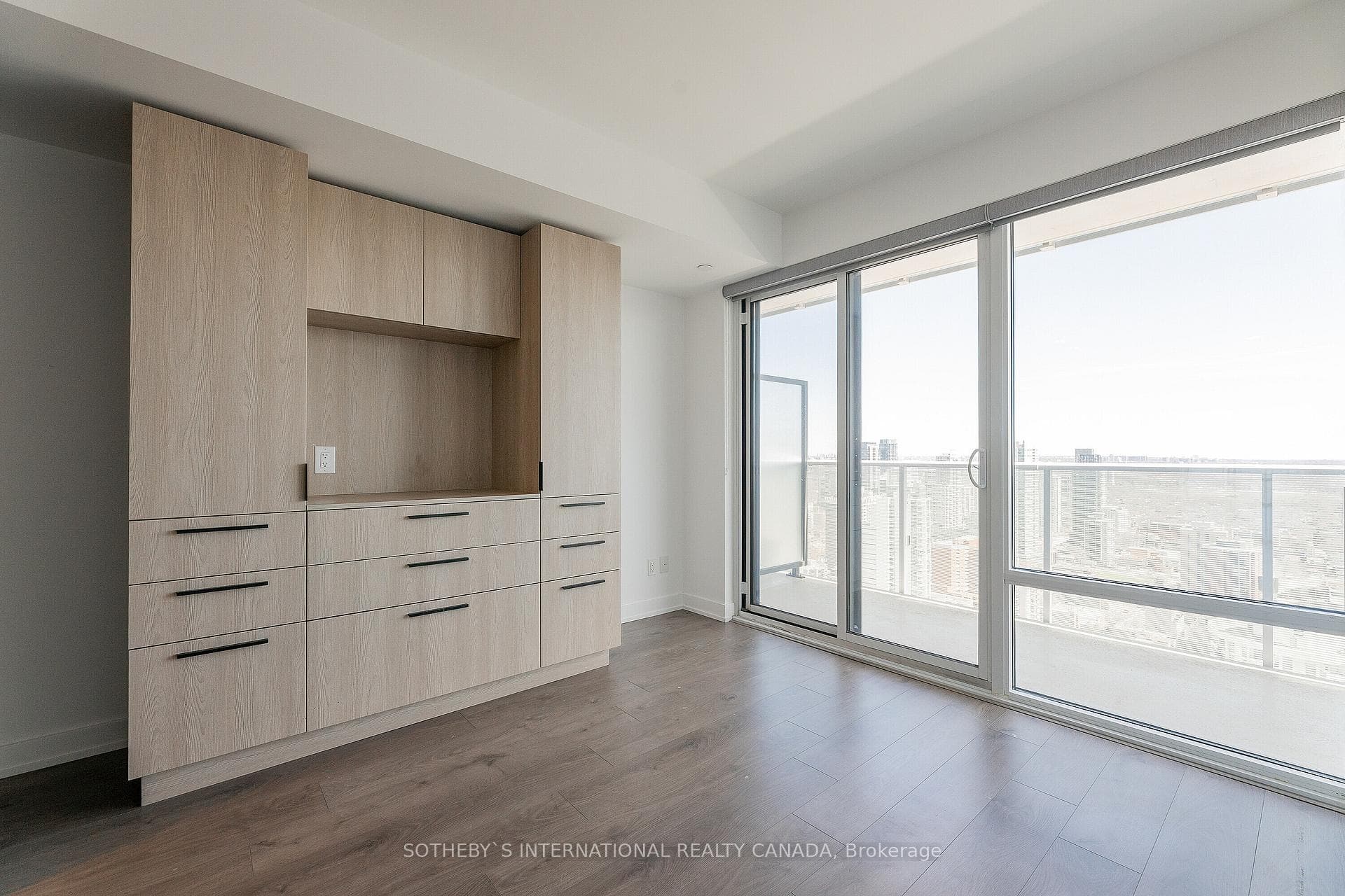 501 Yonge Street Unit 3807 photo 19
