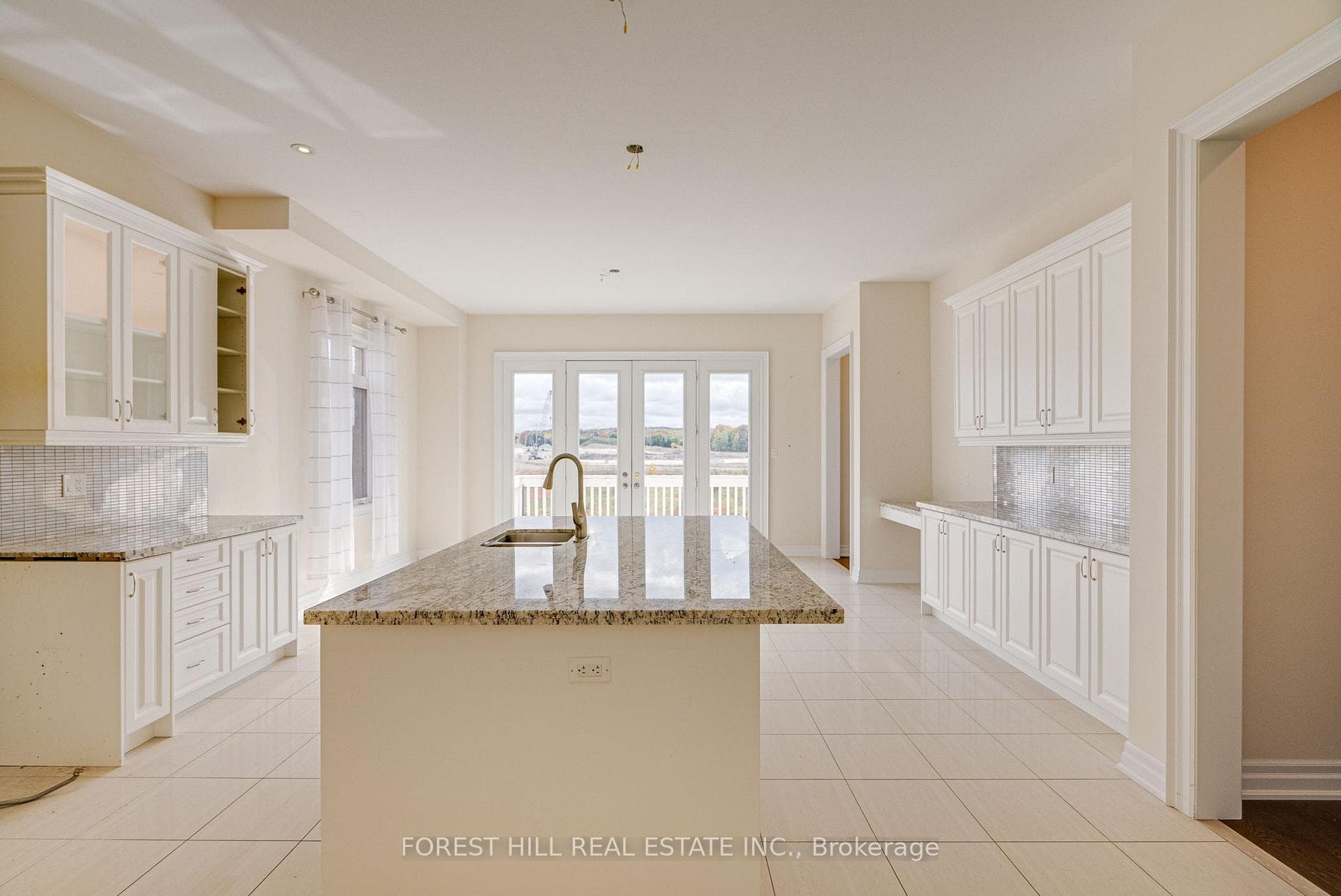 87 Strawbridge Farm Drive photo 12