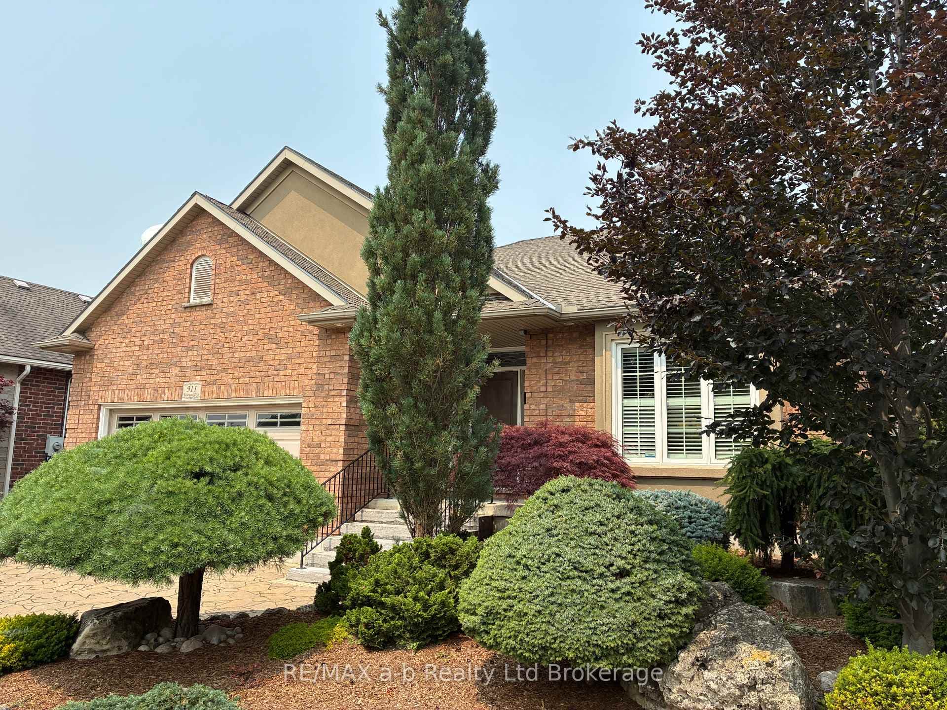 911 Ridgewood Drive photo 1