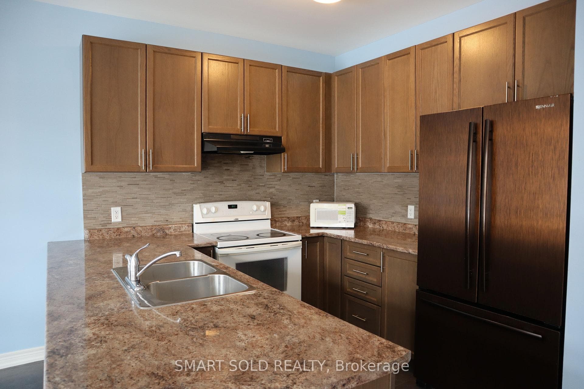 153 Iribelle Avenue photo 11