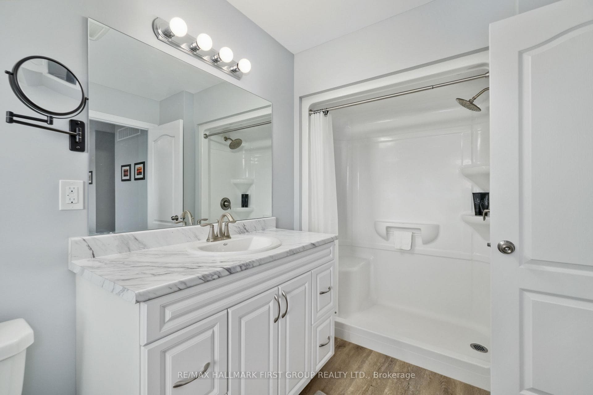 489 Hayward Street photo 24