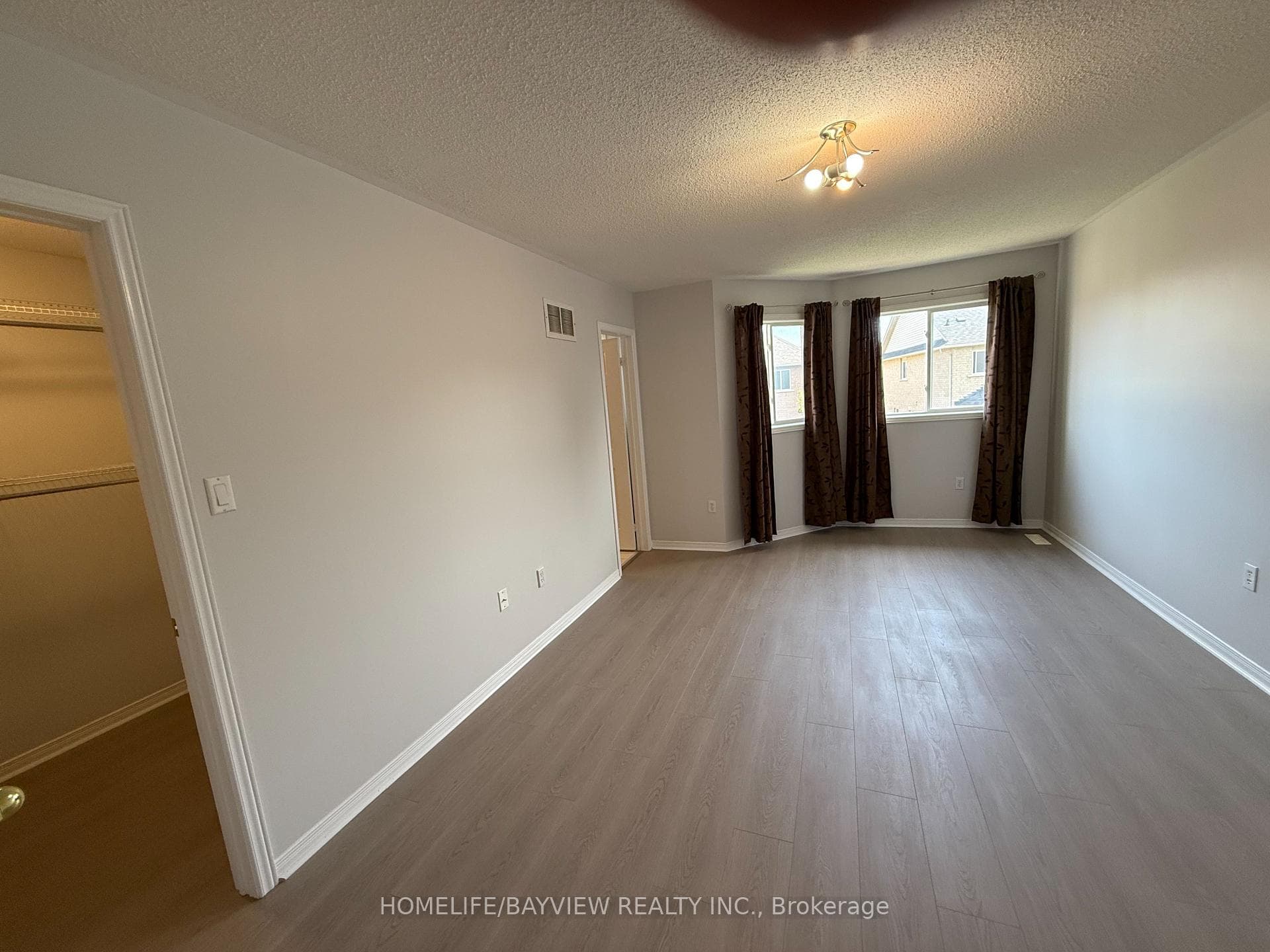 10 Selkirk Drive photo 27