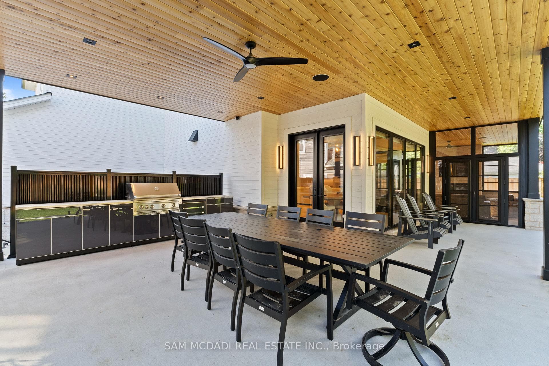 899 Danforth Place photo 18
