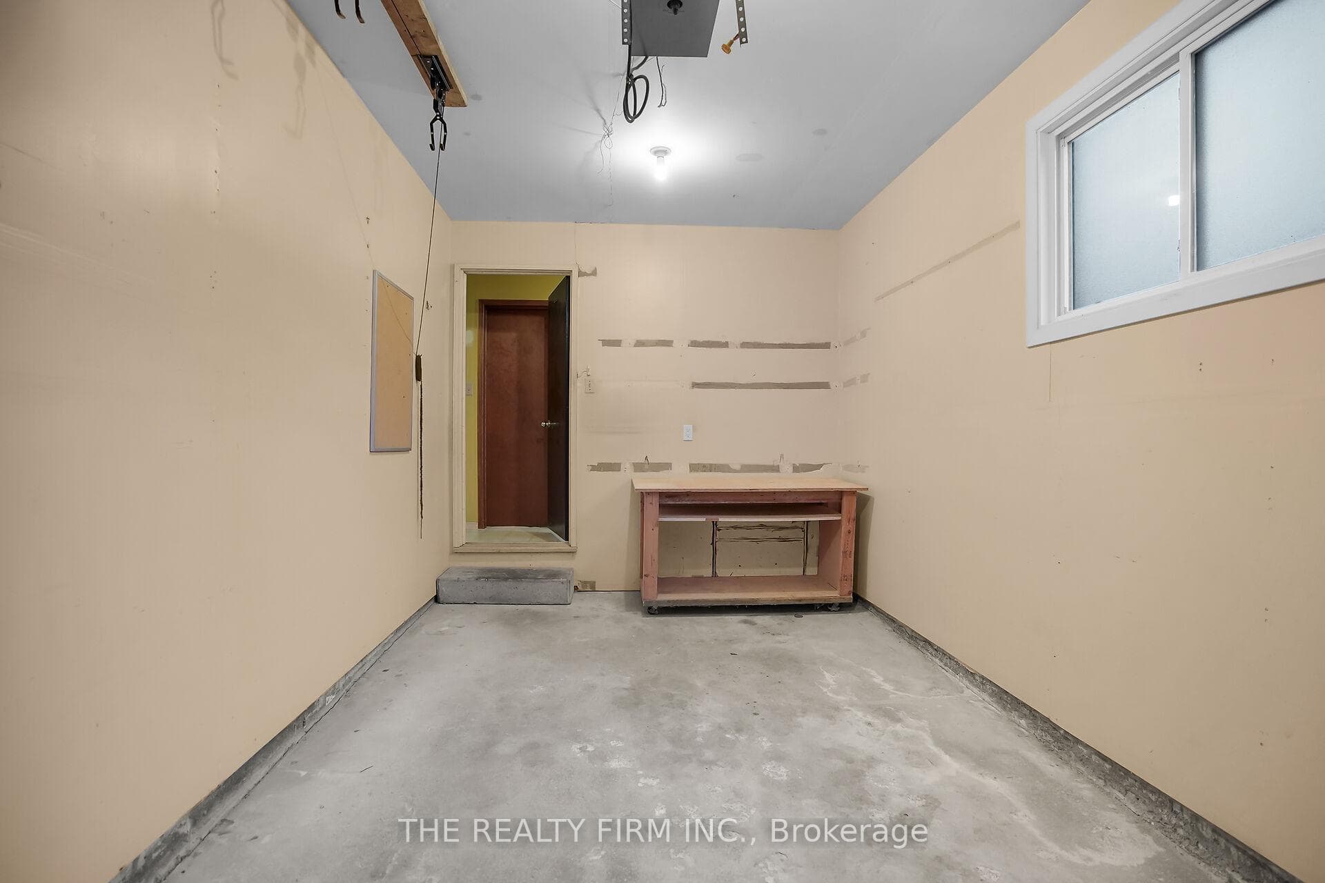 35 Rostherne Crescent photo 28