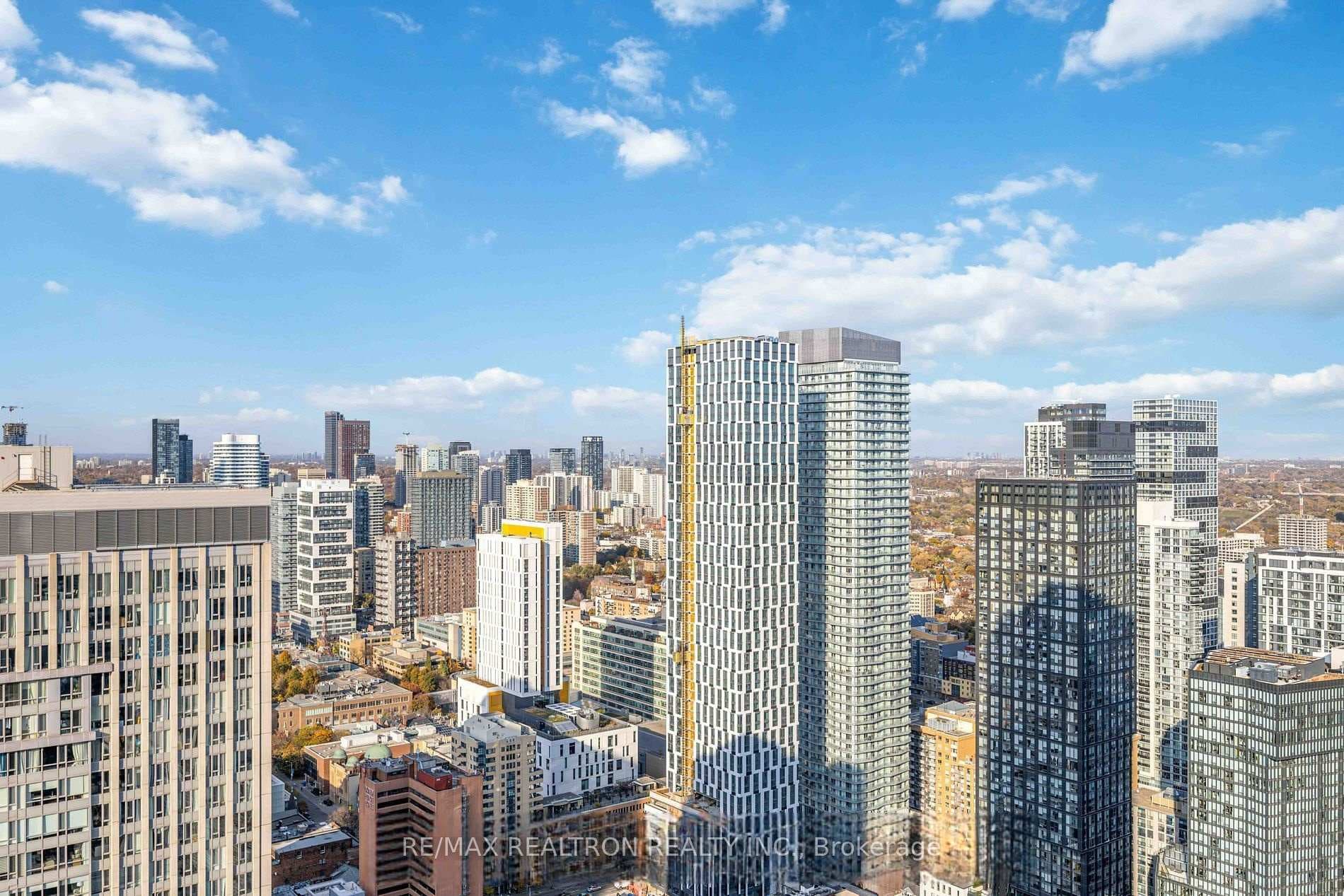 197 Yonge Street Unit 5004 photo 12