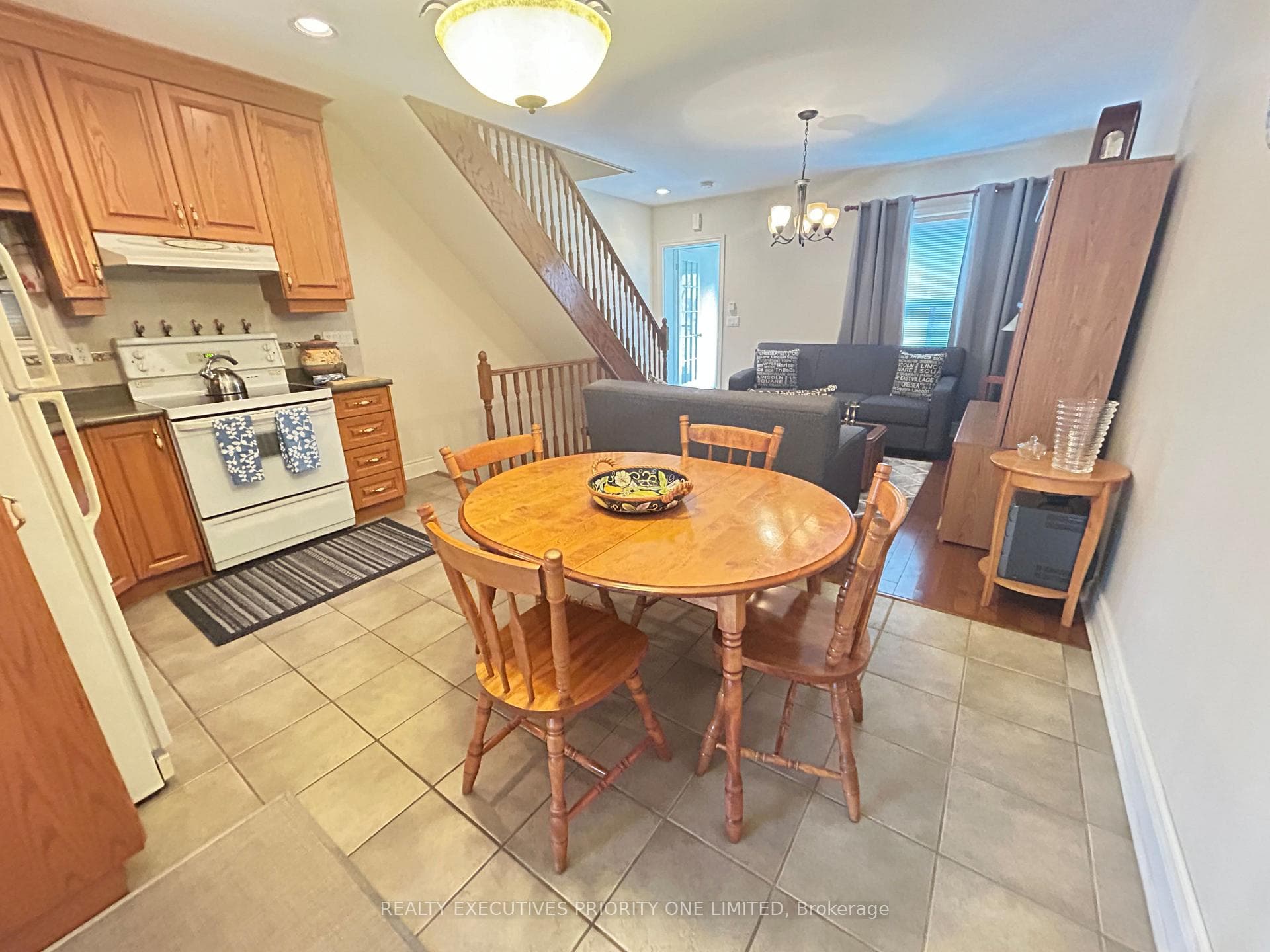 224 Caledonia Road photo 5