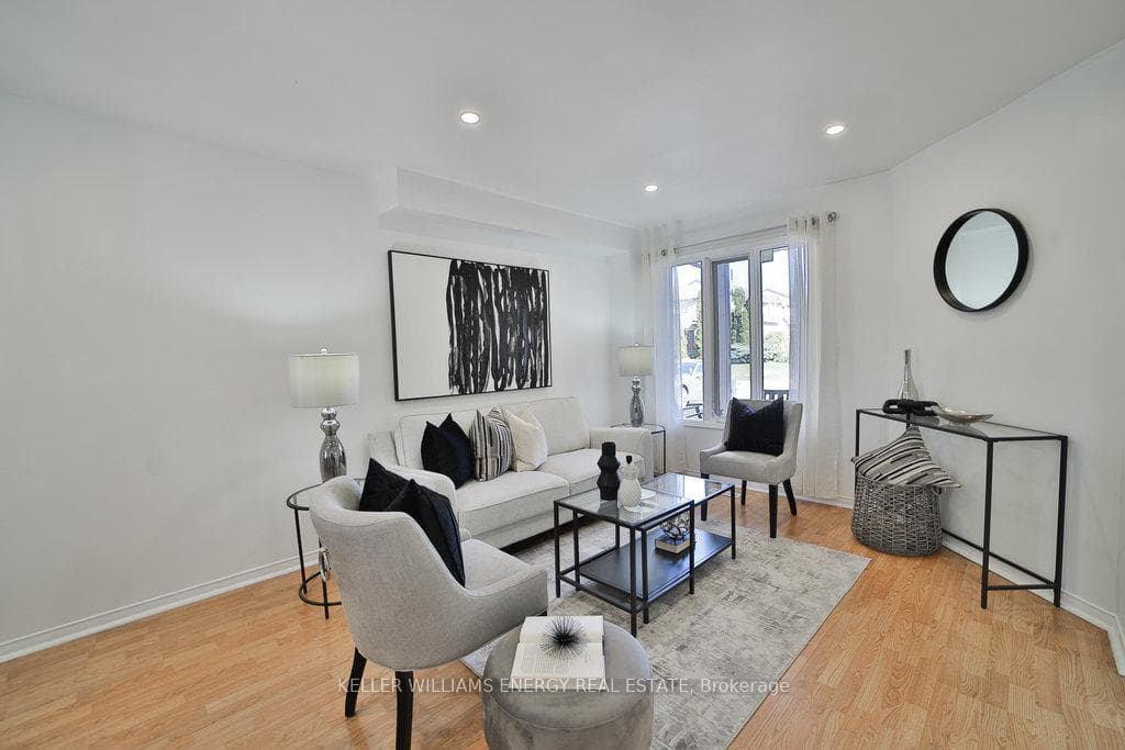 87 Knotty Pine Drive photo 4