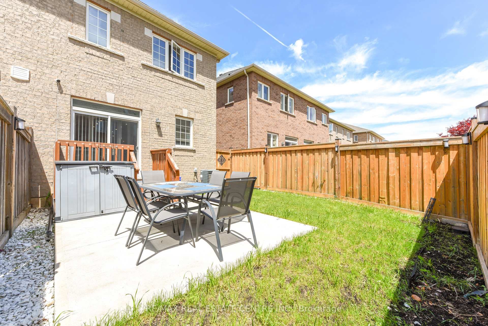 682 Megson Terrace photo 33