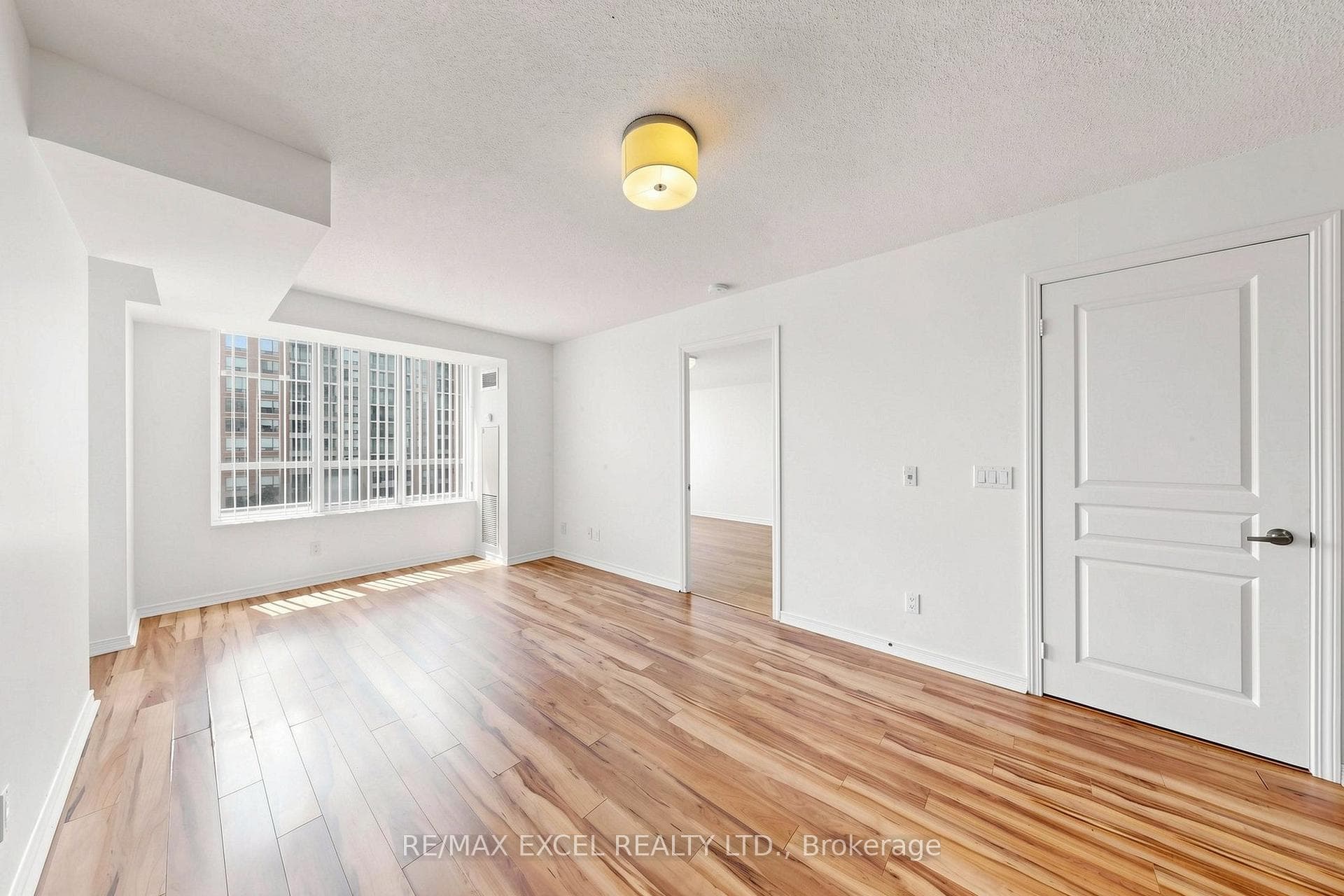 350 Red Maple Road Unit 508 photo 6
