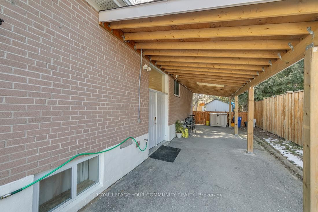 93 Aurora Heights Drive photo 2