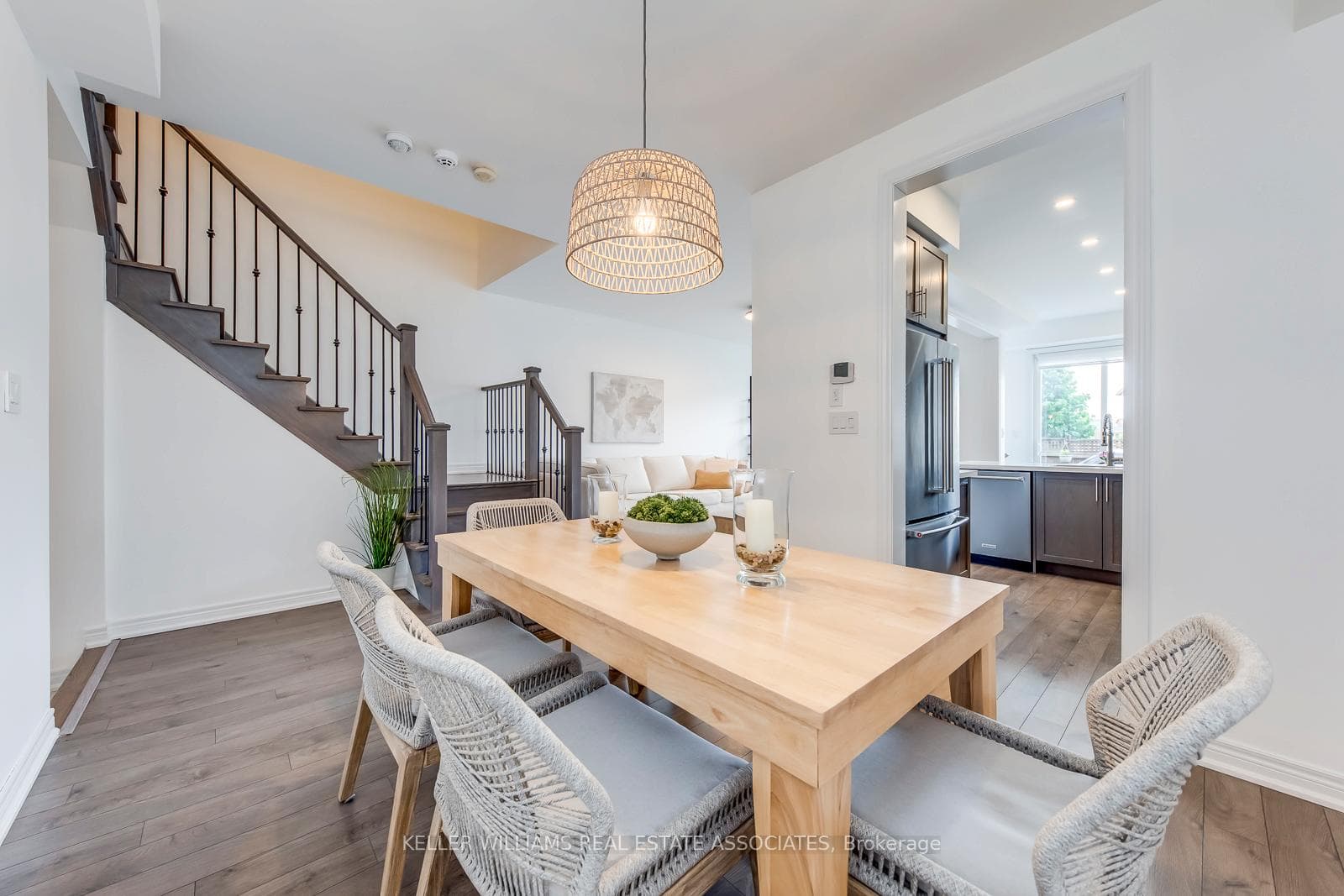 93 Abigail Crescent photo 6