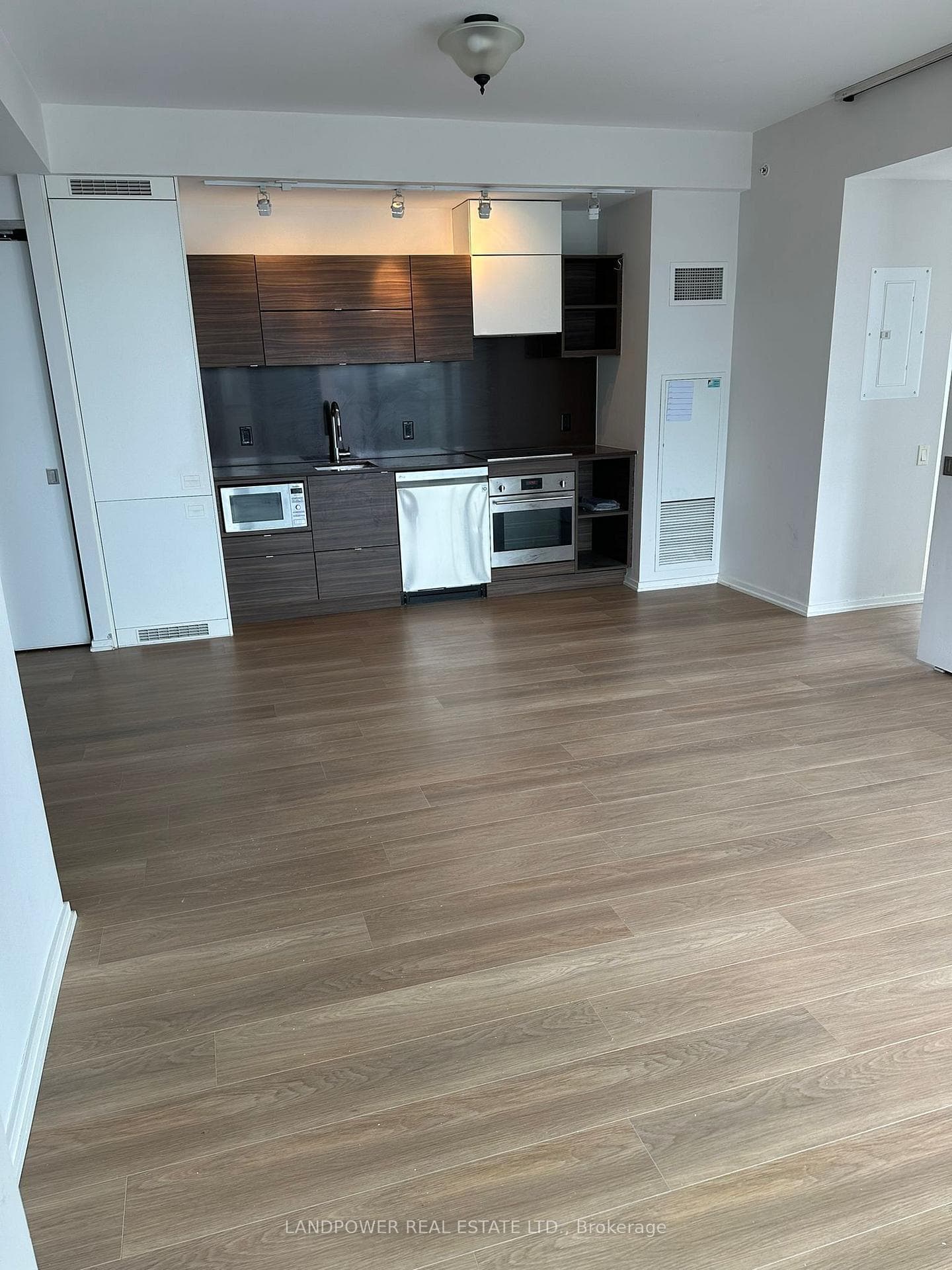 125 Peter Street Unit 2808 photo 5