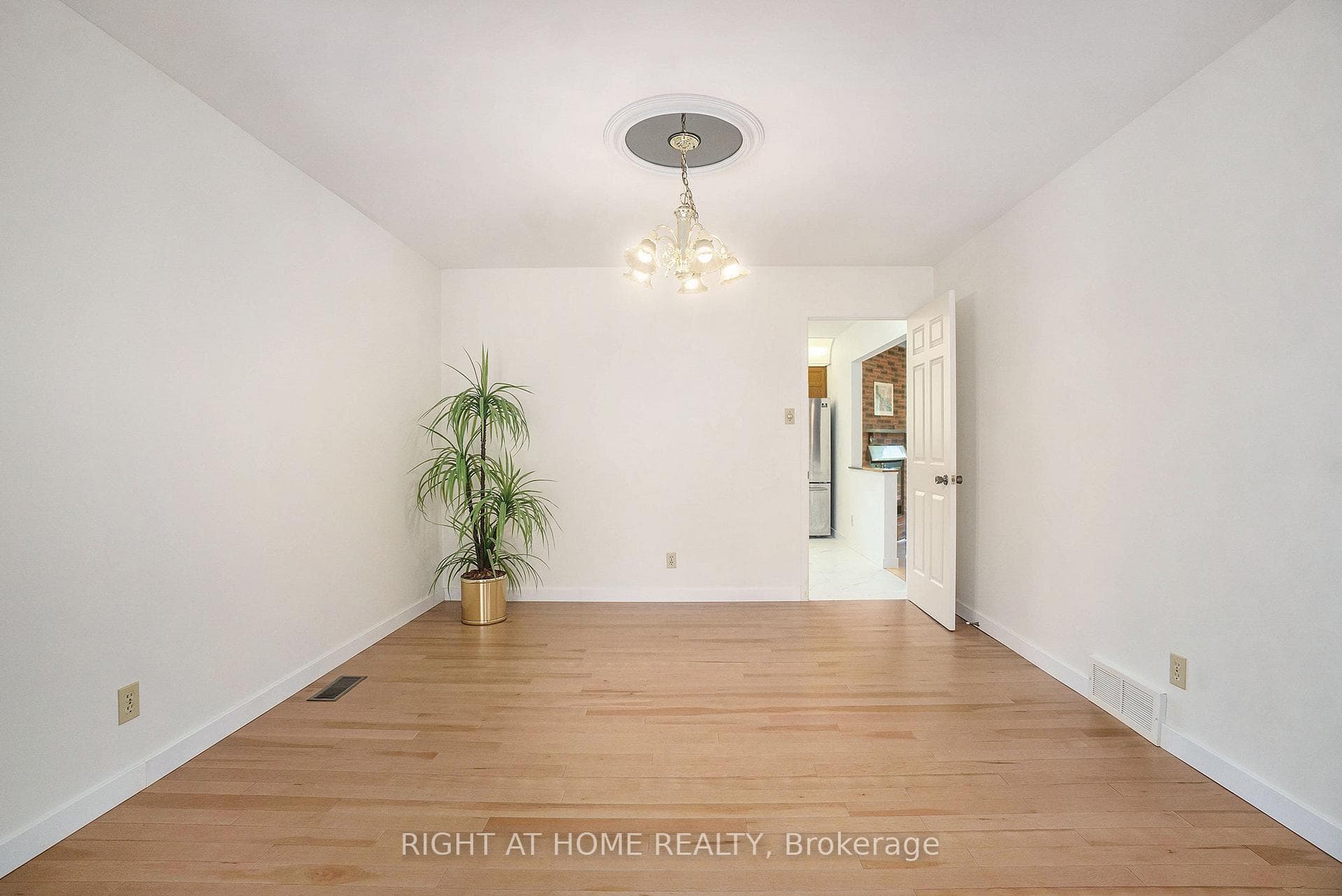 82 Nestow Drive photo 6