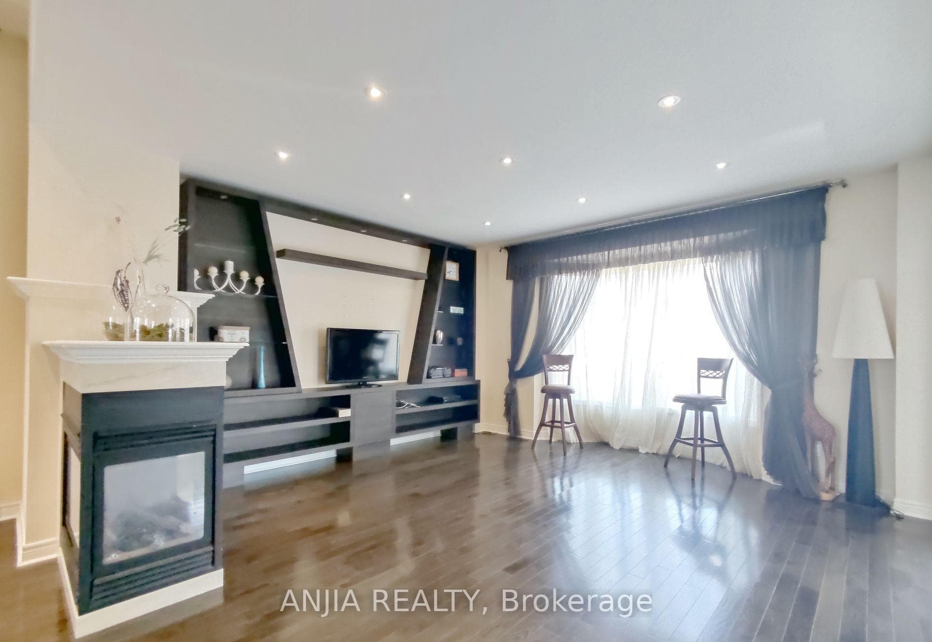 19 Savona Place photo 6