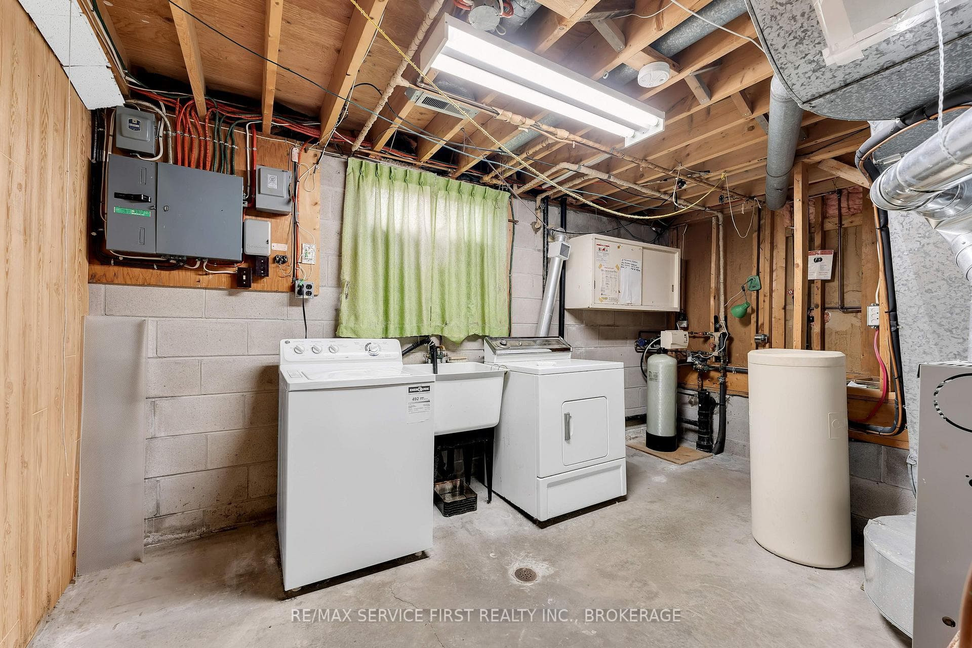 114 Braemar Road photo 34