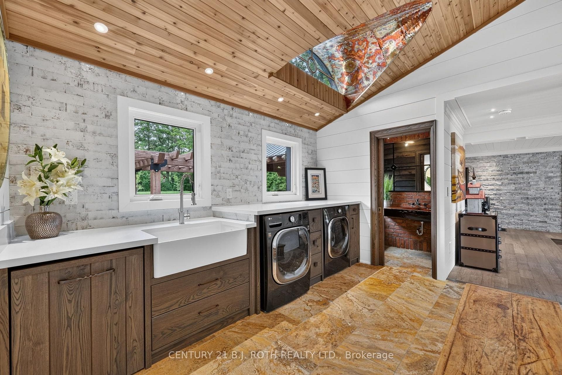 9 Barrie Terrace photo 21