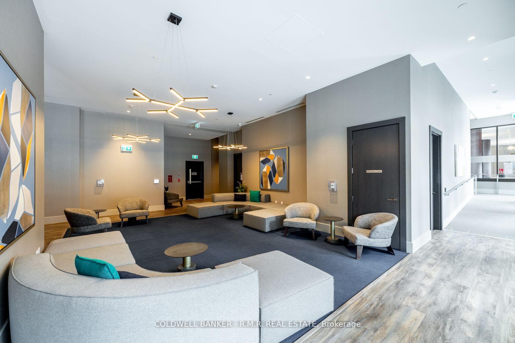 2550 Simcoe Street Unit 1704 photo 18