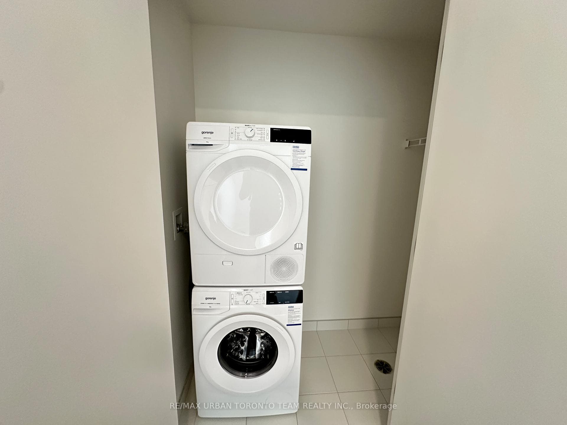 8 Interchange Way Unit 1212 photo 16