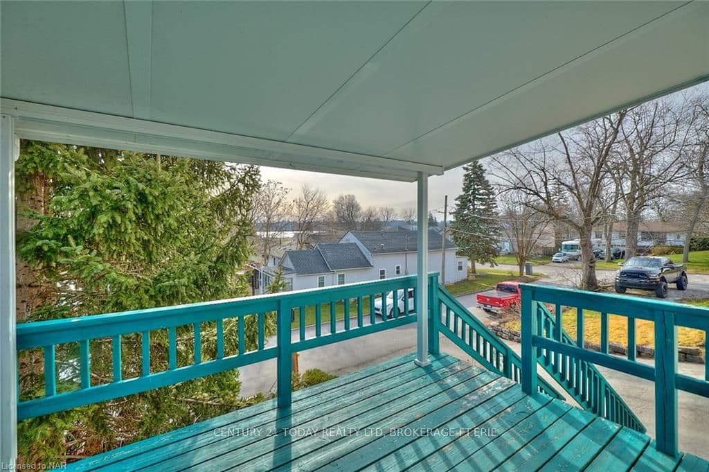 front deck over looking niagara river
