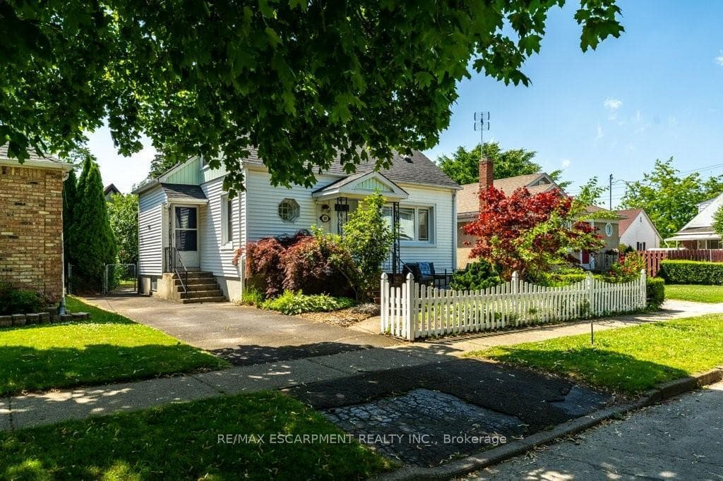 19 Columbia Street photo 1