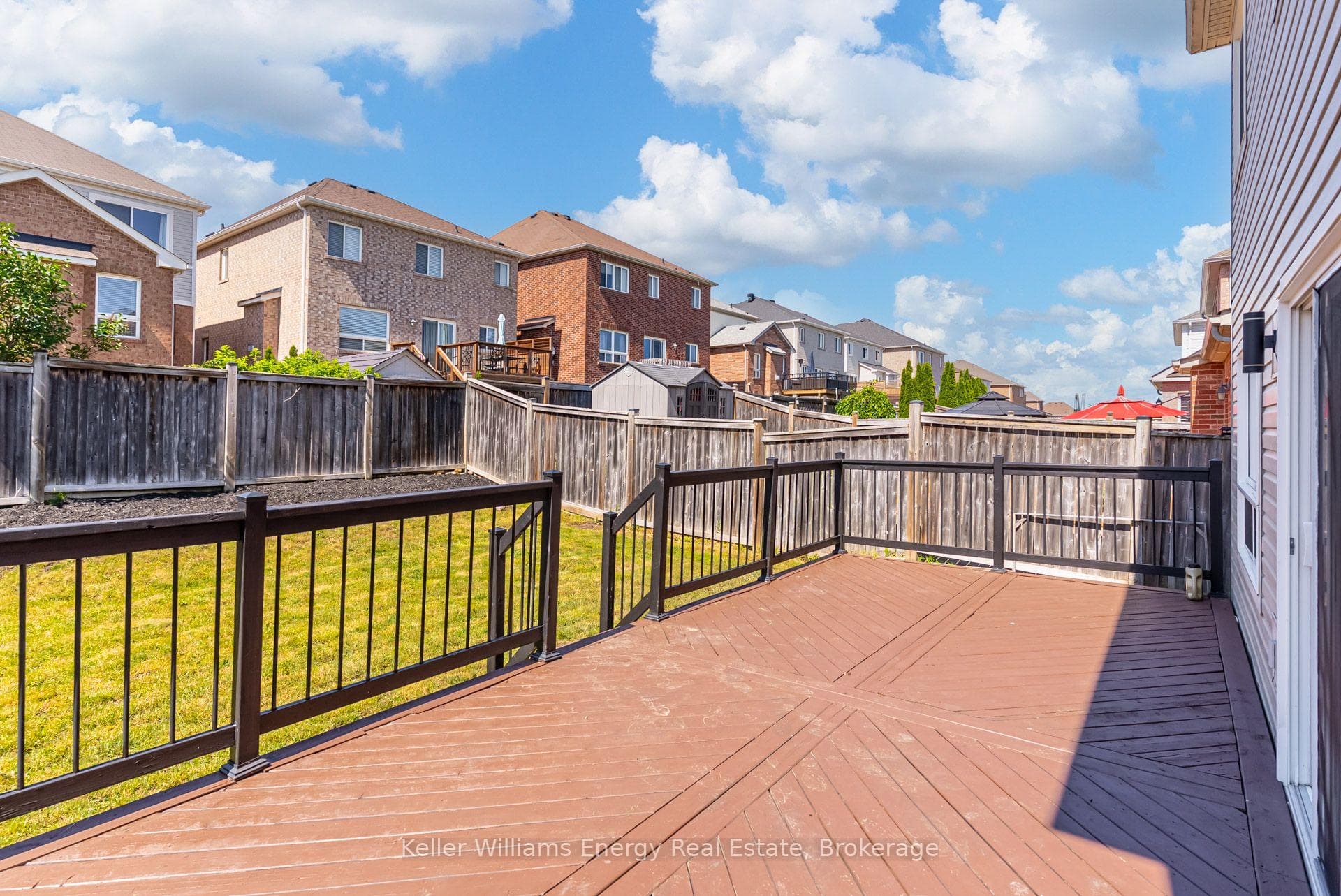1342 Harlstone Crescent photo 43