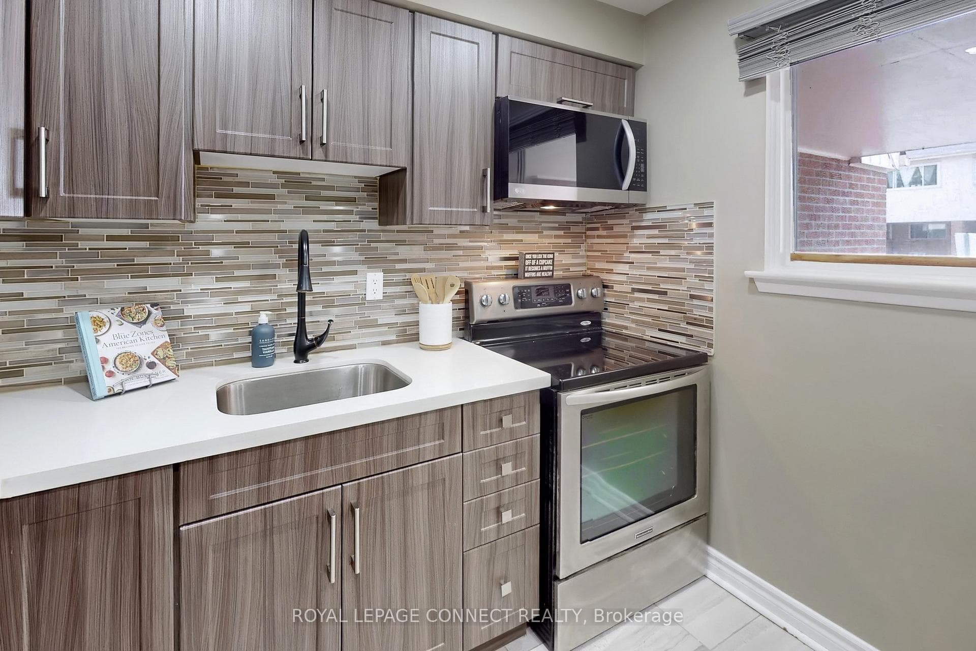 2451 Bridletowne Circle Unit 29 photo 16