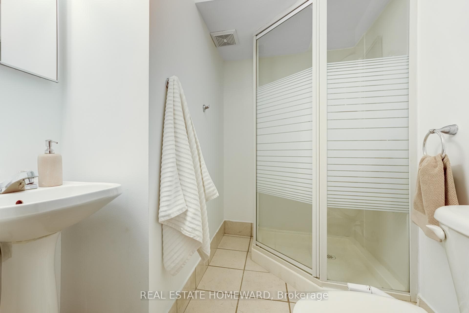 50 King High Avenue photo 26