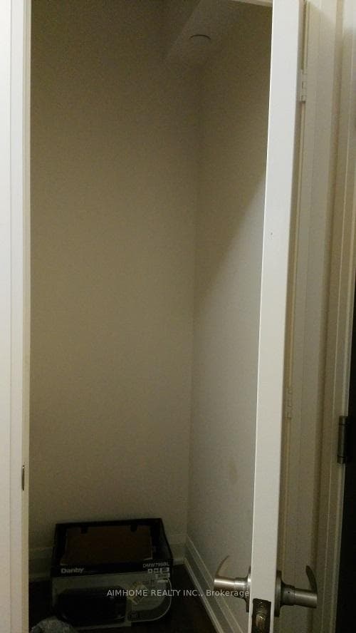 68 Canterbury Place Unit 806 photo 11