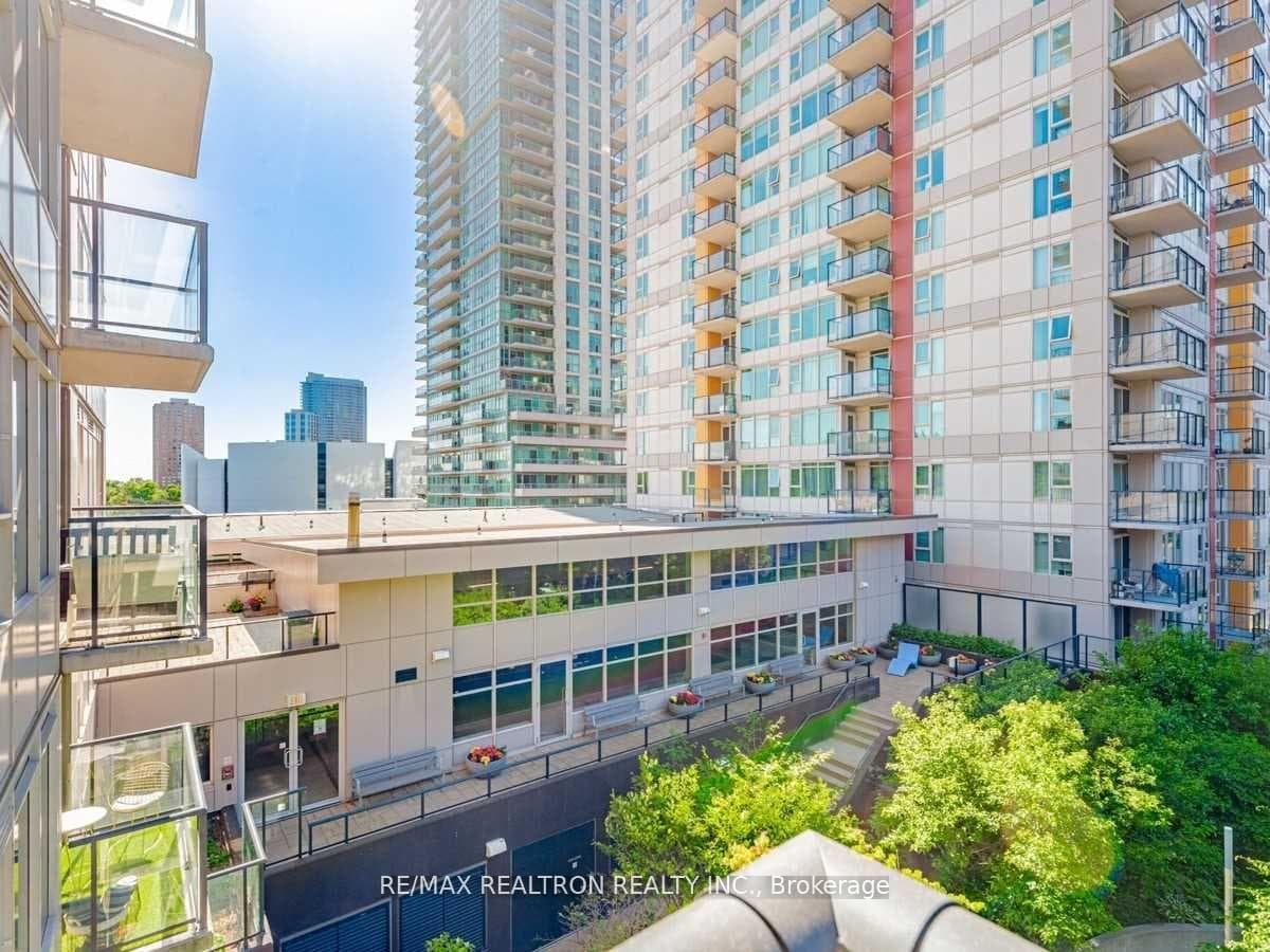 190 Borough Drive Unit 1101 photo 27