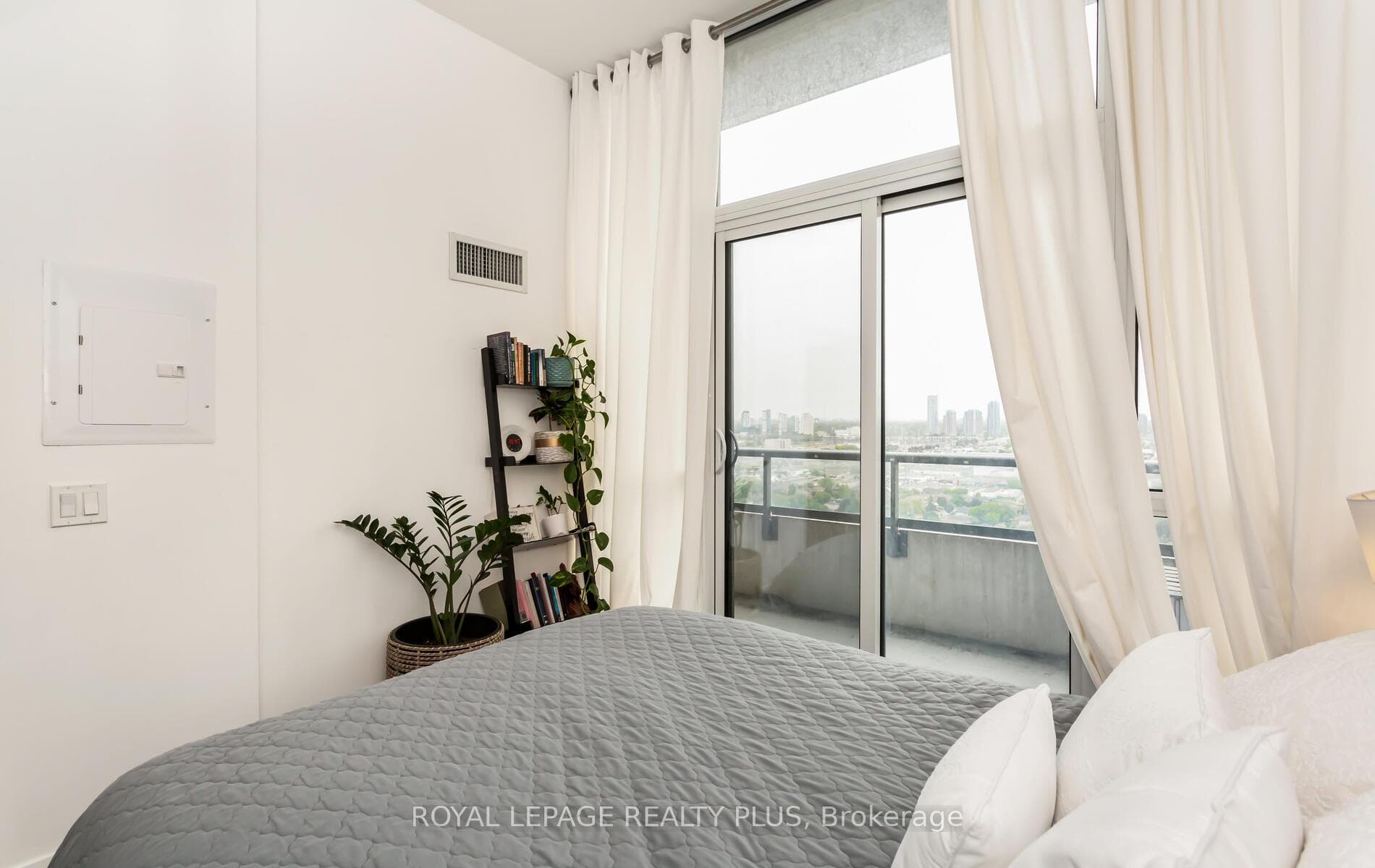 17 Zorra Street Unit PH01 photo 20