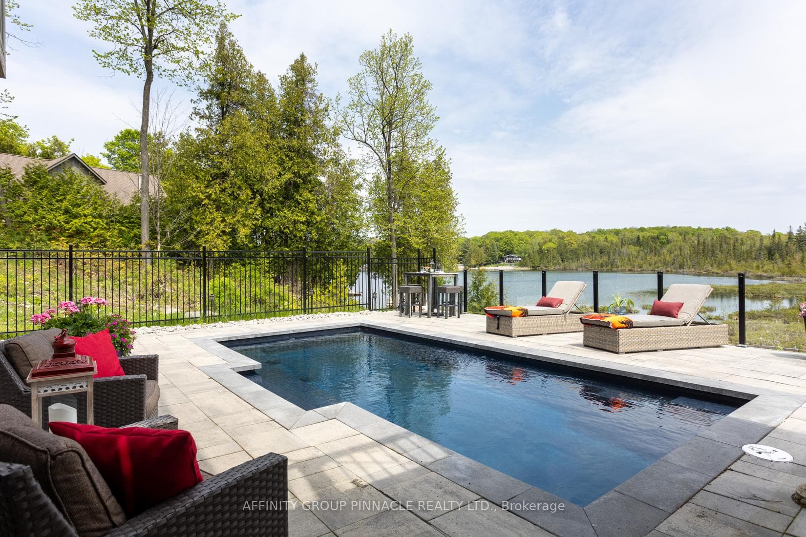 10 Bayview Drive photo 5