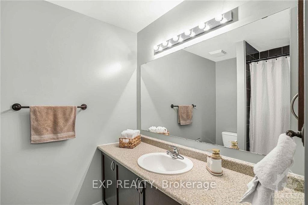 274 MACOUN Circle photo 18