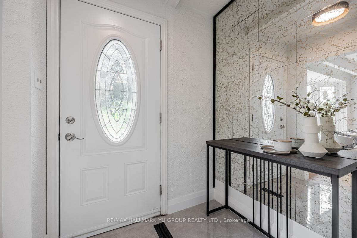 146 Old Sheppard Avenue photo 12