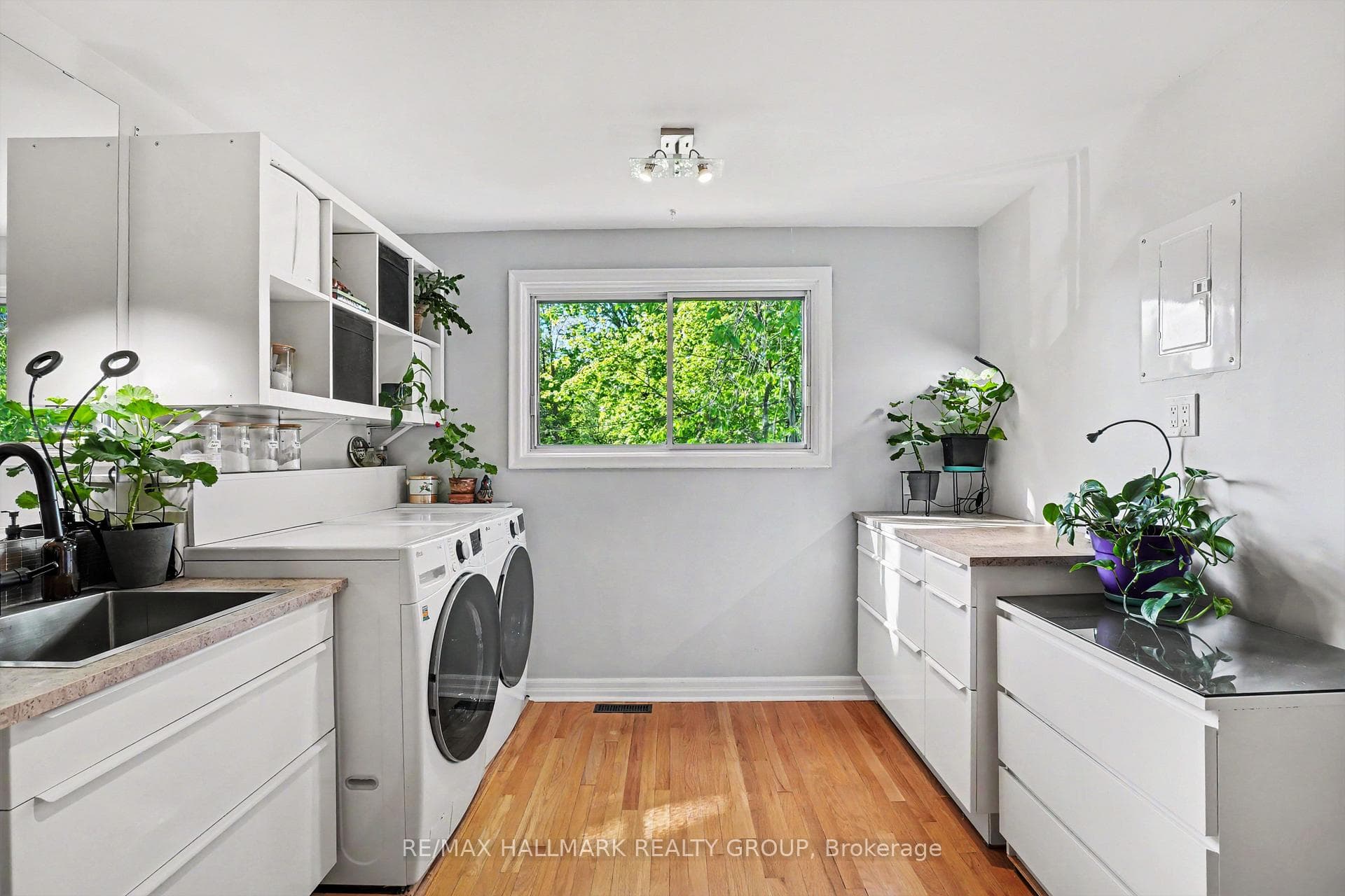 371 Sunnyside Avenue photo 27