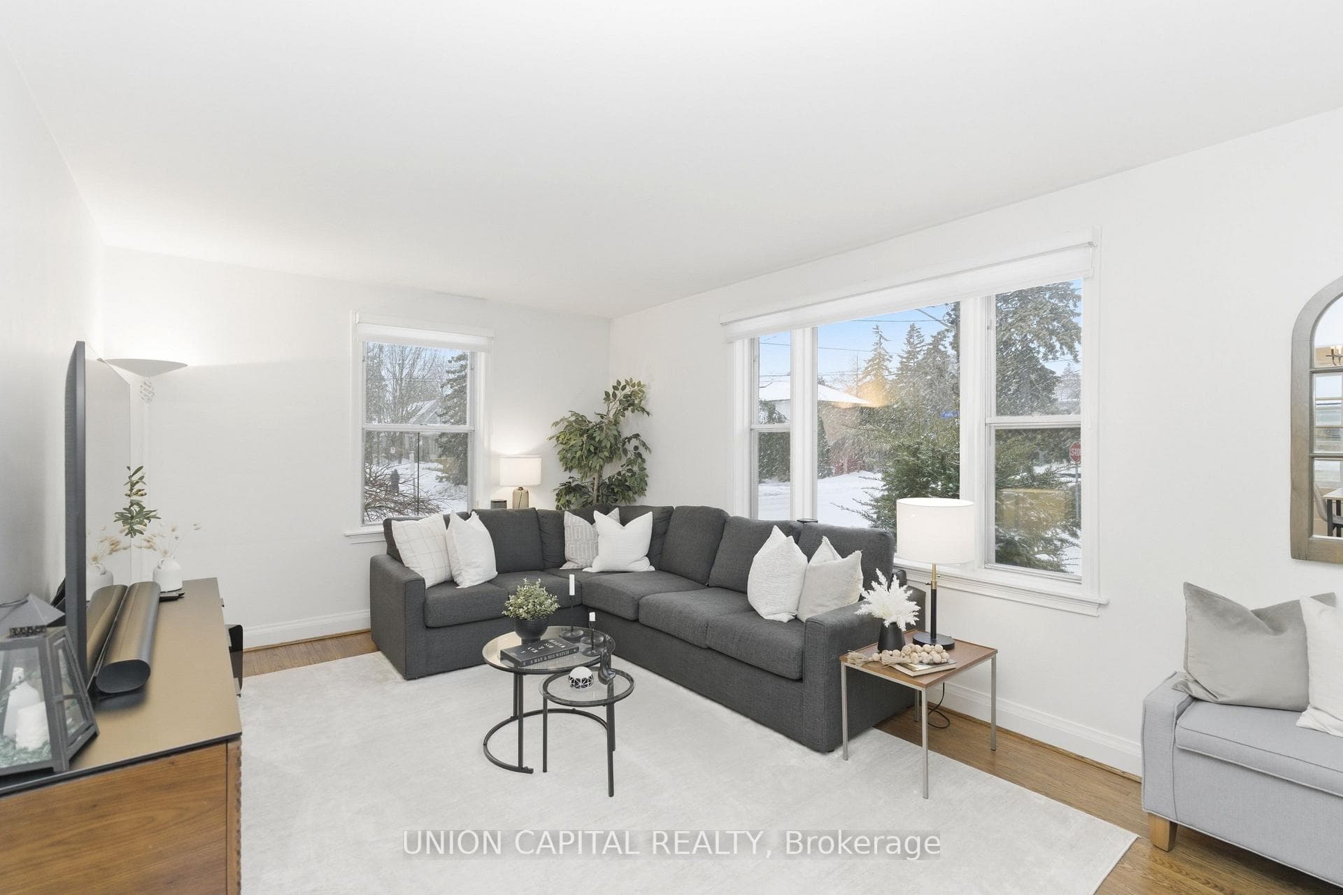 71 Stuart Crescent photo 6