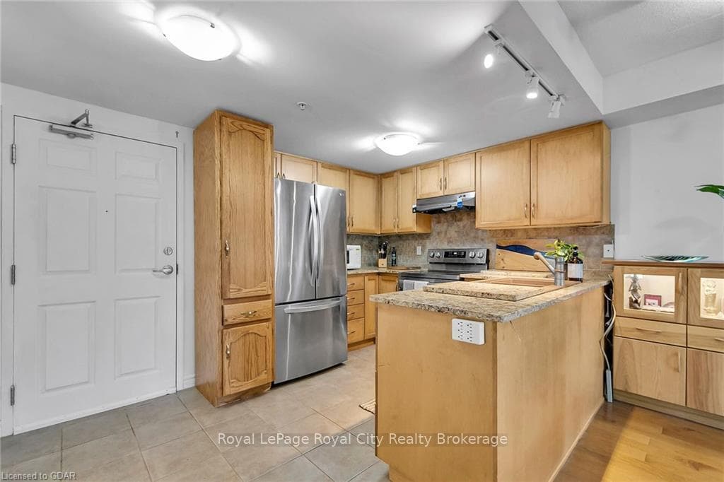 645 ST DAVID Street Unit 110 photo 14