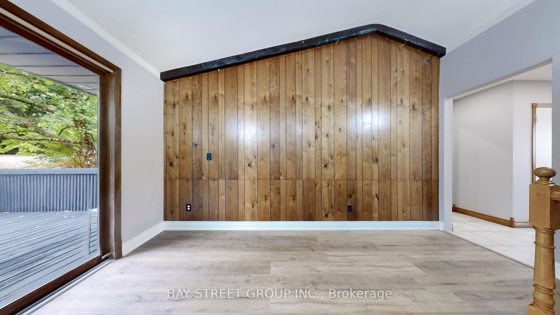 1500 Simcoe Street photo 4