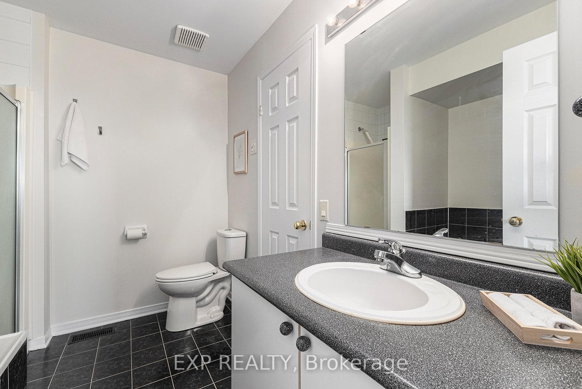 45 Manhattan Crescent photo 21