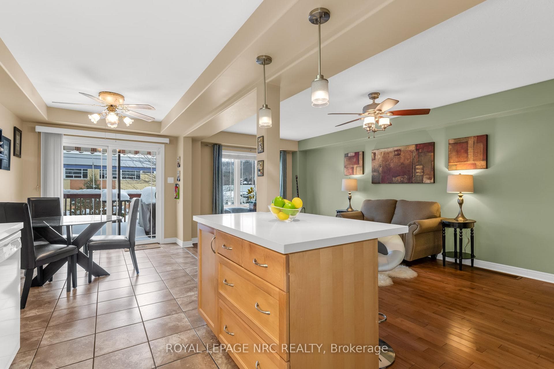 51 Hemlock Way photo 8