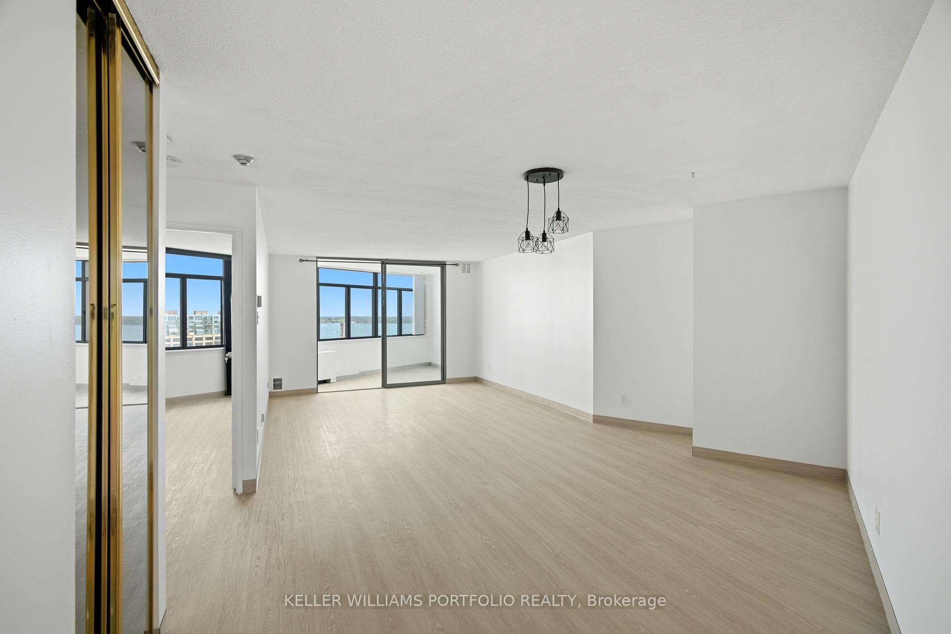 250 Queens Quay Unit 1608 photo 1