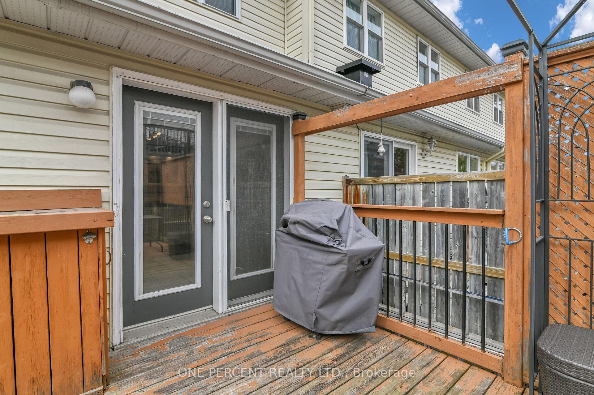 311 Southcrest Private photo 26